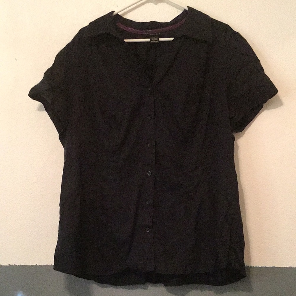 H4 Size 24 Lane Bryant Black Short-Sleeve Button-Front Shirt